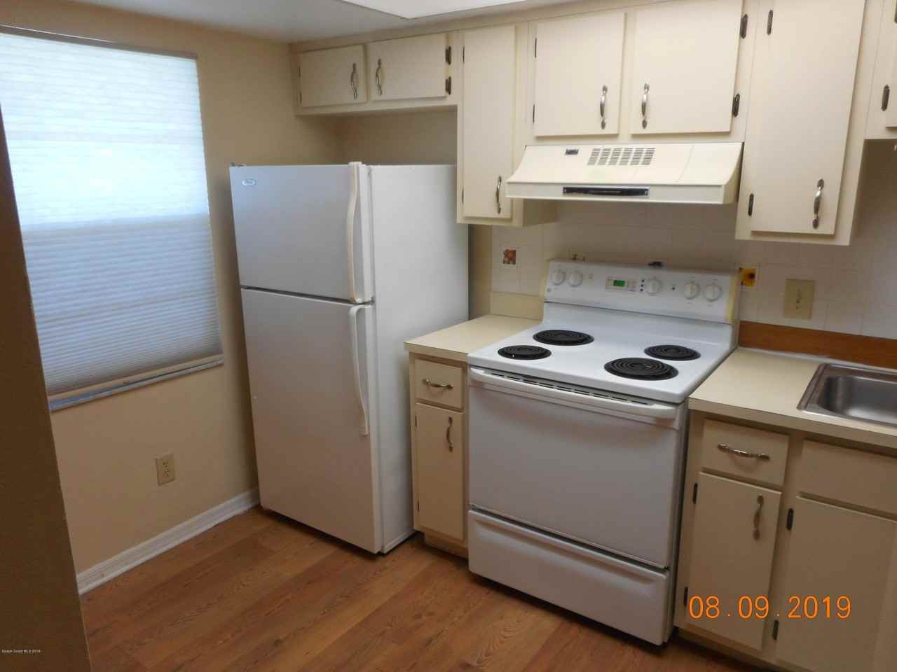 1010 Pinetree Dr #204 - Photo 3 of 18