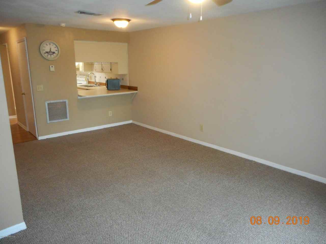 1010 Pinetree Dr #204 - Photo 7 of 18