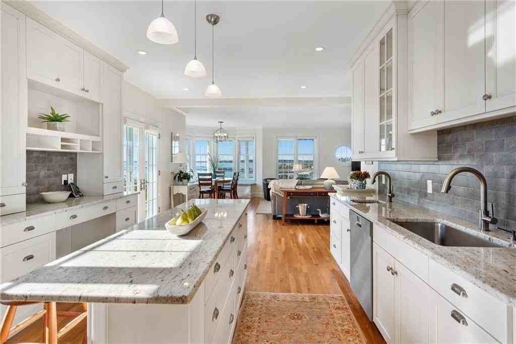 591 Ocean Ave - Photo 5 of 39