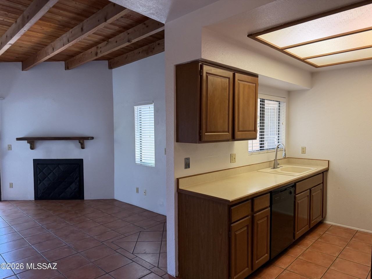 5750 N Camino Esplendora #204 - Photo 5 of 16