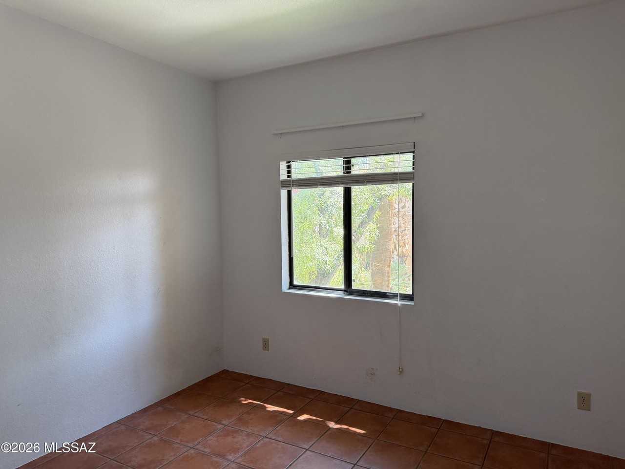 5750 N Camino Esplendora #204 - Photo 7 of 16