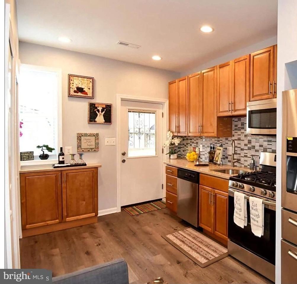 1611 Rosedale St Ne - Photo 3 of 5
