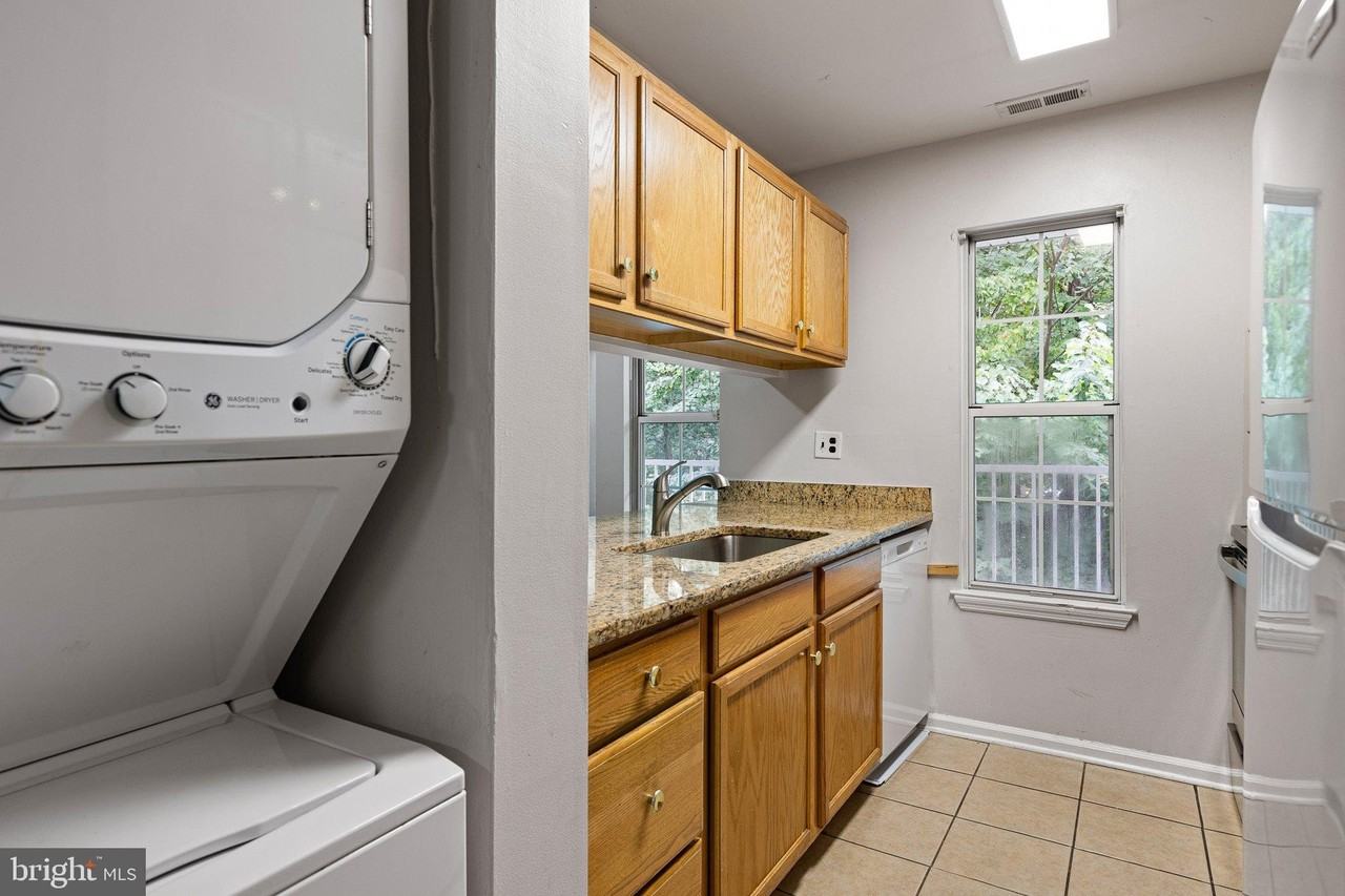 1024 Willings Way #1024 - Photo 3 of 20