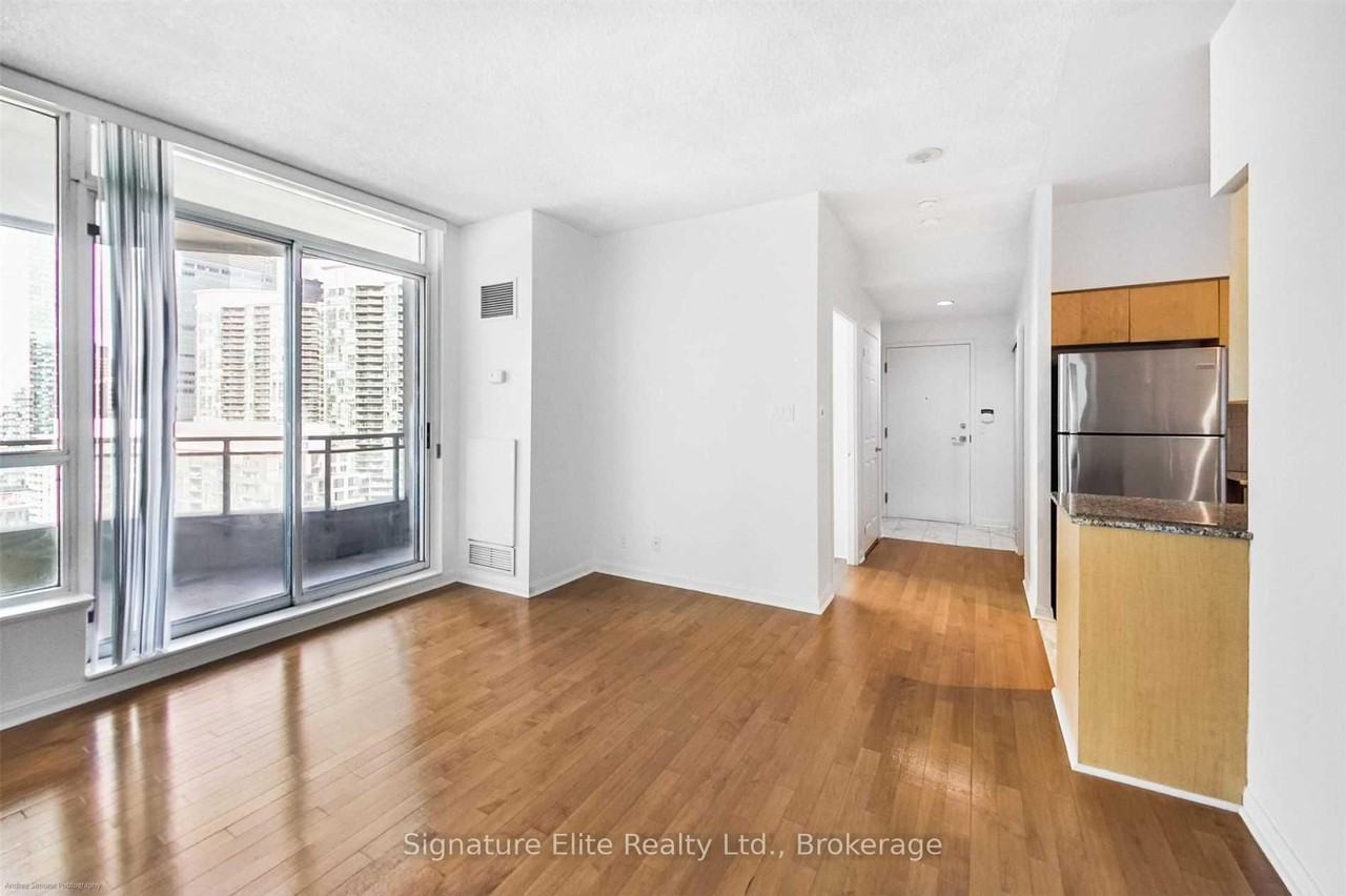 228 Queens Quay W - Photo 2 of 17