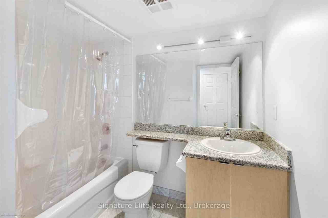 228 Queens Quay W - Photo 6 of 17