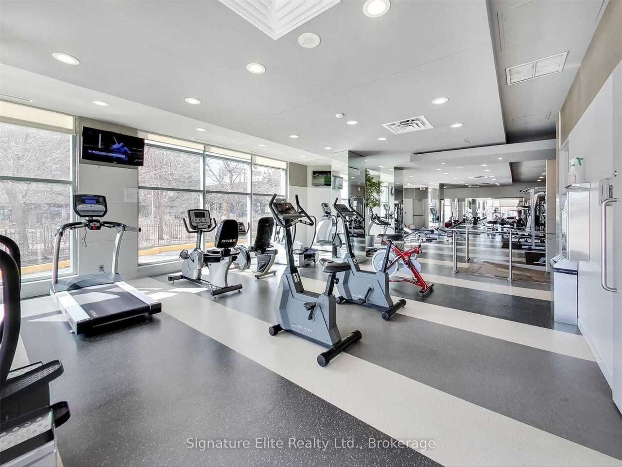 228 Queens Quay W - Photo 3 of 17