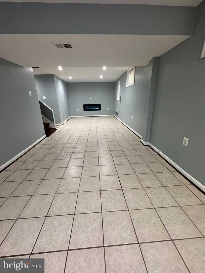 9211 Utica Pl - Photo 3 of 6