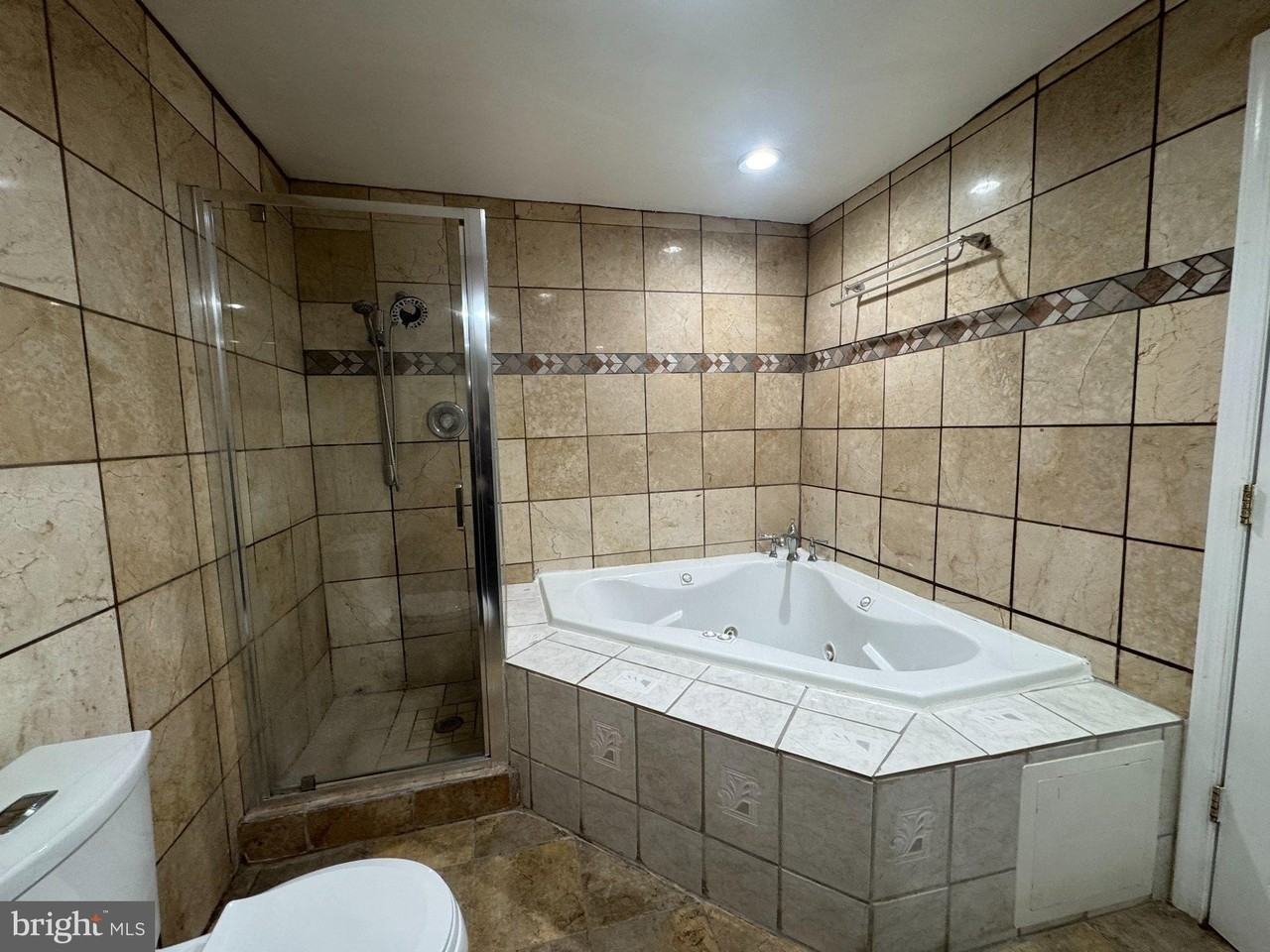 9211 Utica Pl - Photo 4 of 6