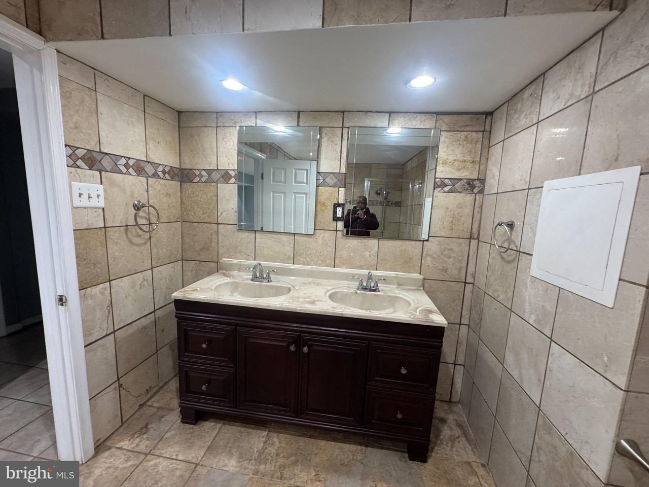 9211 Utica Pl - Photo 5 of 6