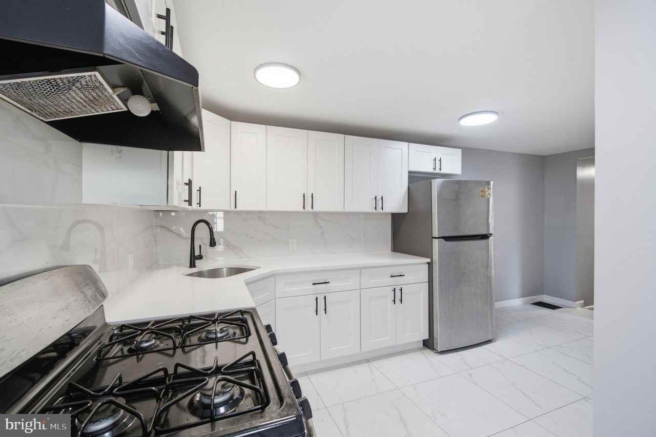216 Garden St - Photo 3 of 21