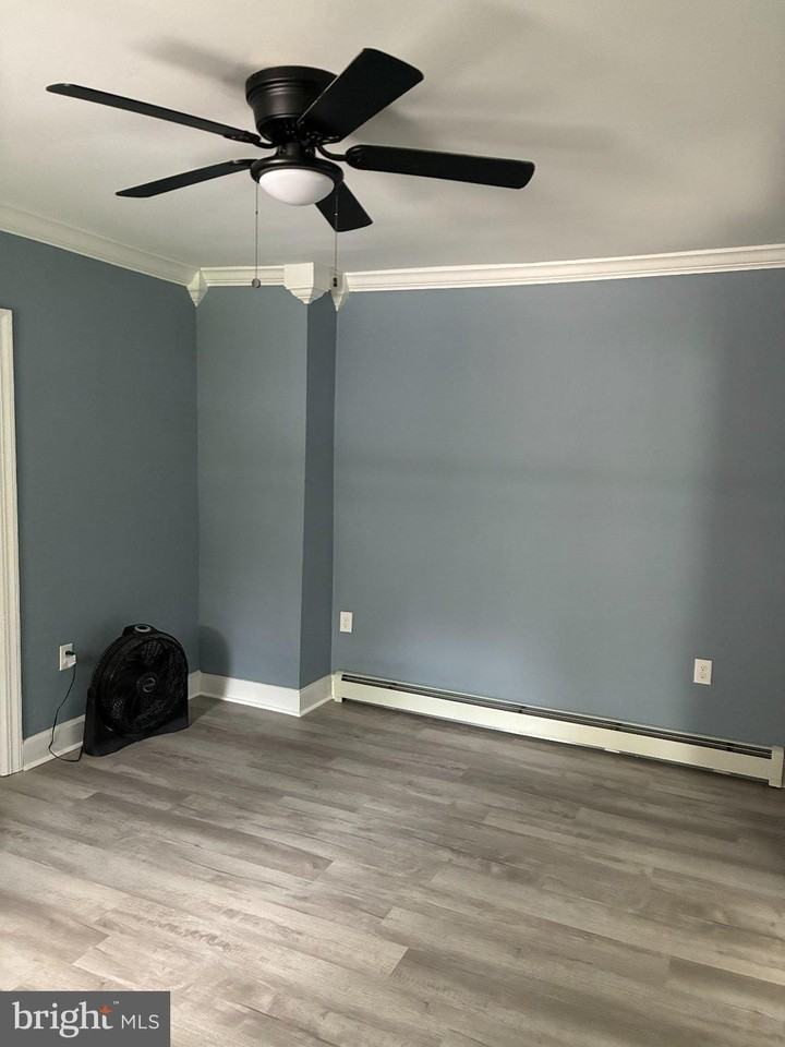 332 W 3rd St #1 - Photo 5 of 10