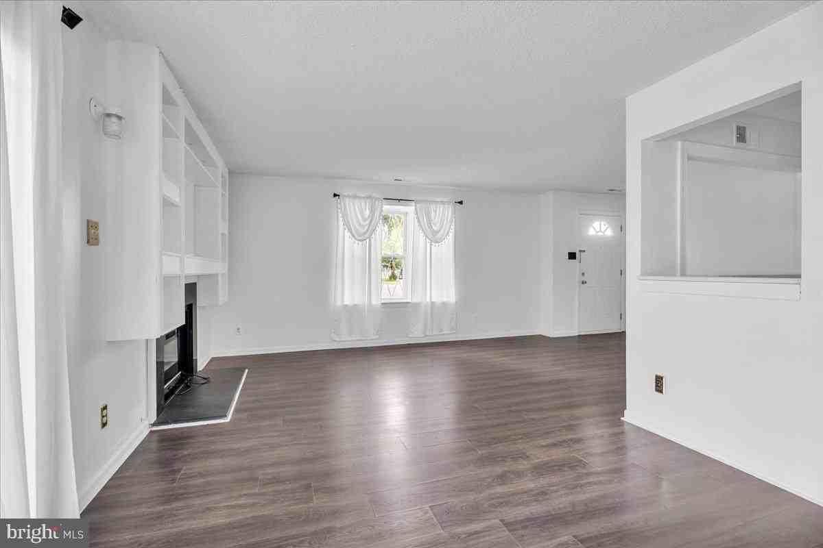 10 Franklin Pl - Photo 7 of 24