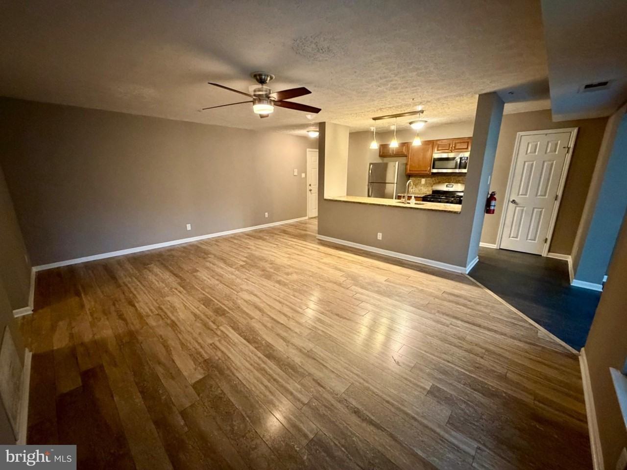 7 Kenwood Dr - Photo 4 of 16