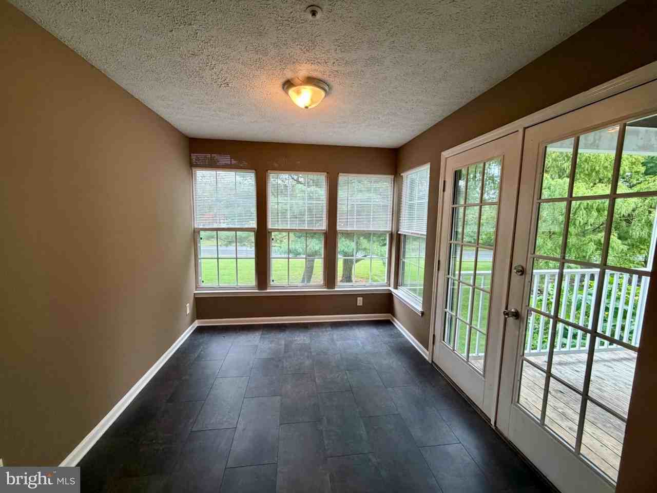 7 Kenwood Dr - Photo 5 of 16