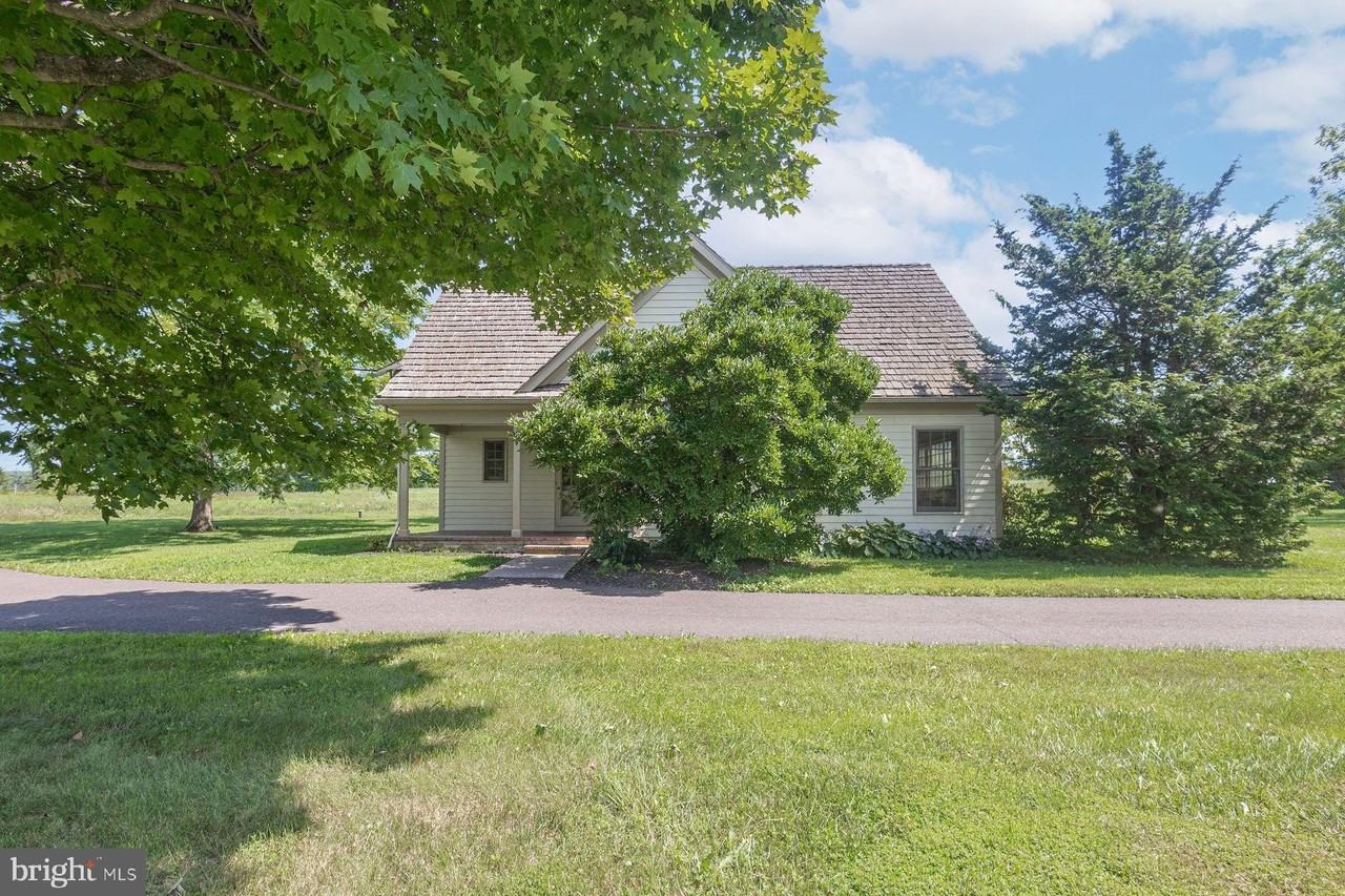 6064 SAWMILL Road - Photo 2 of 28