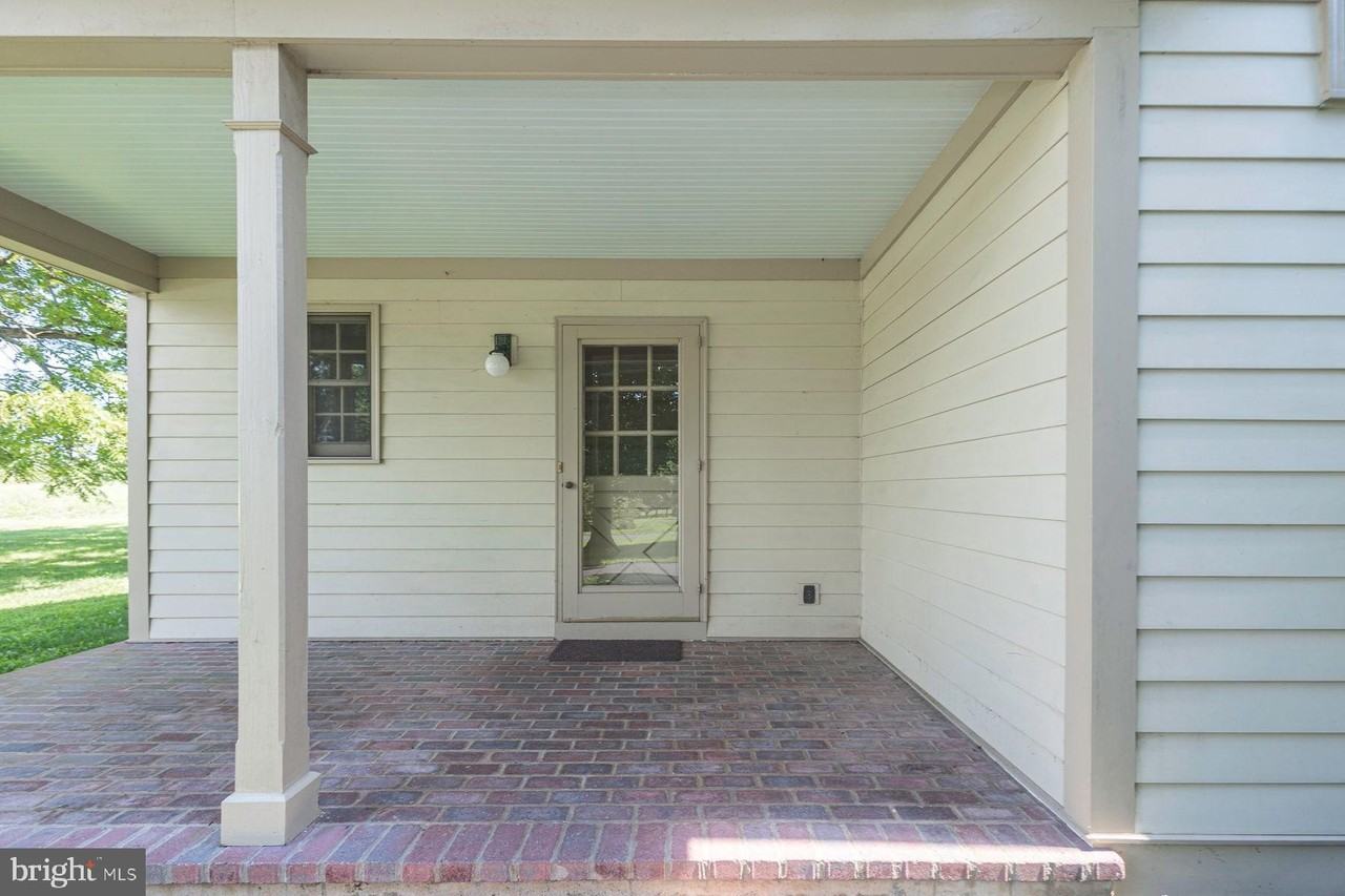 6064 SAWMILL Road - Photo 6 of 28