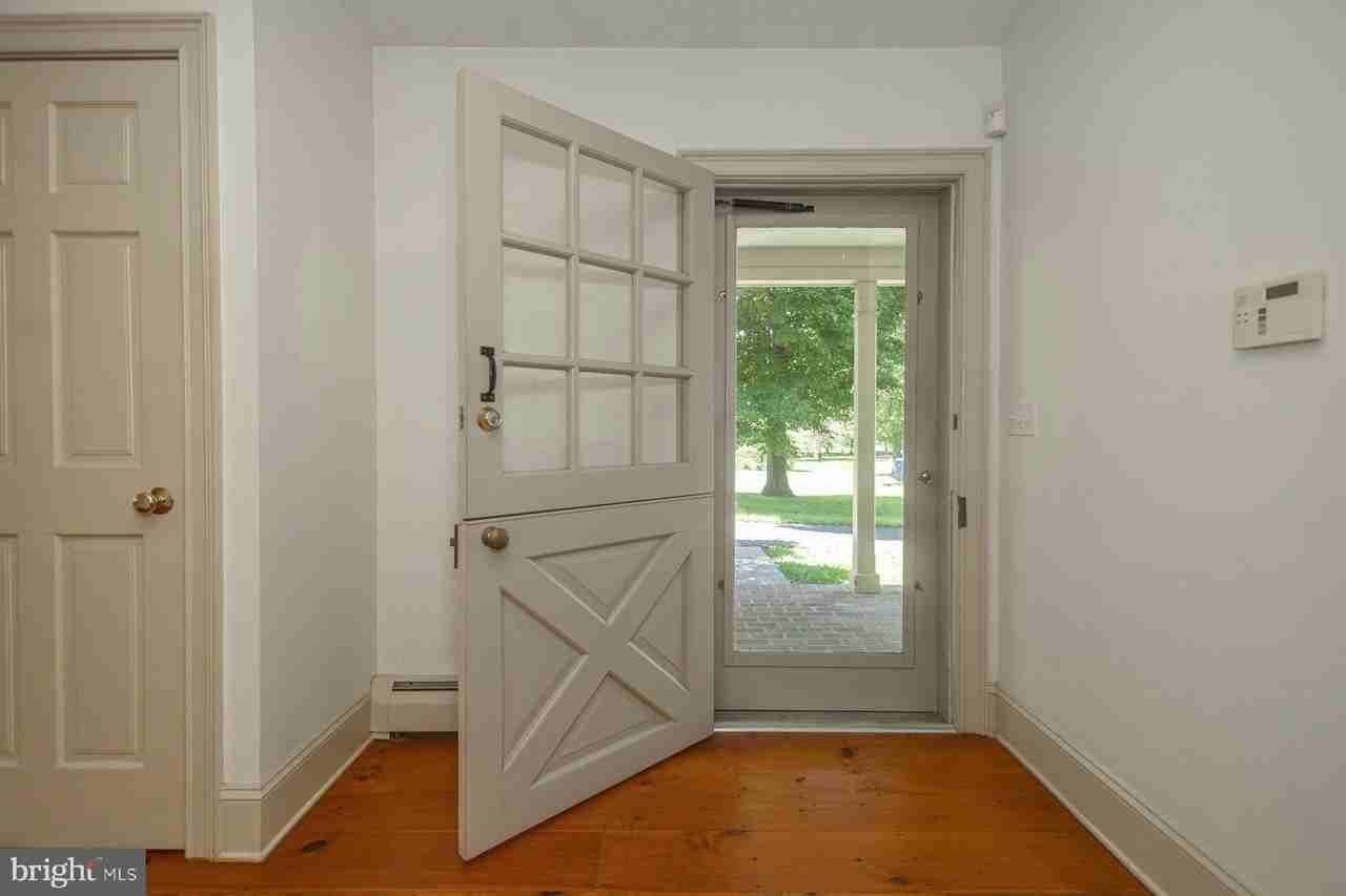 6064 SAWMILL Road - Photo 7 of 28