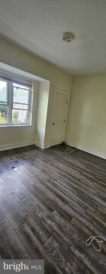 3328 N 17th St #D - Photo 5 of 10