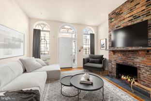 234 Bainbridge St #1F - Photo 1 of 1