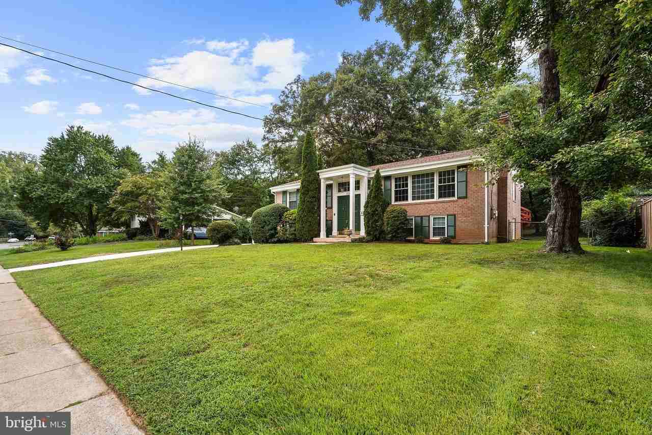 9120 Kristin Ln - Photo 2 of 50