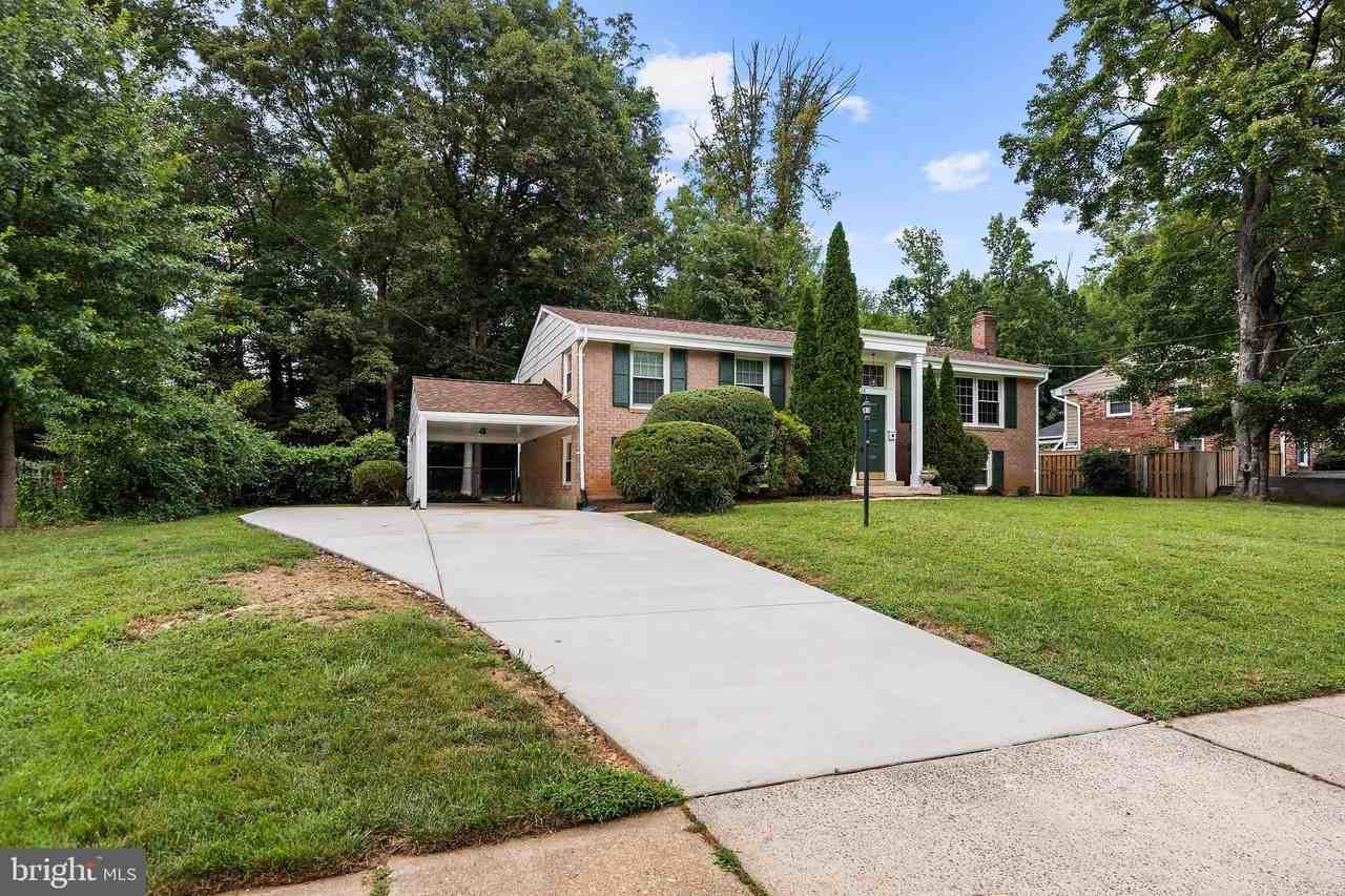 9120 Kristin Ln - Photo 4 of 50