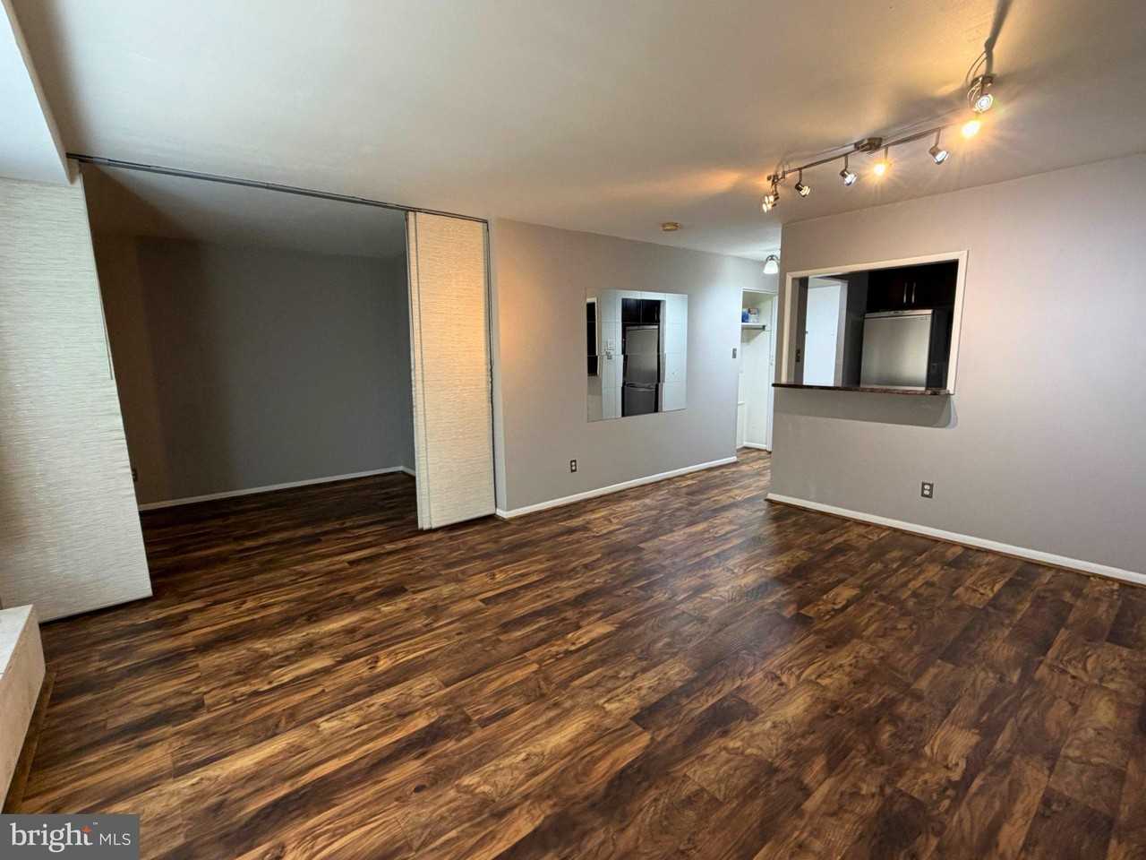 6001 Arlington Blvd #207 - Photo 6 of 19