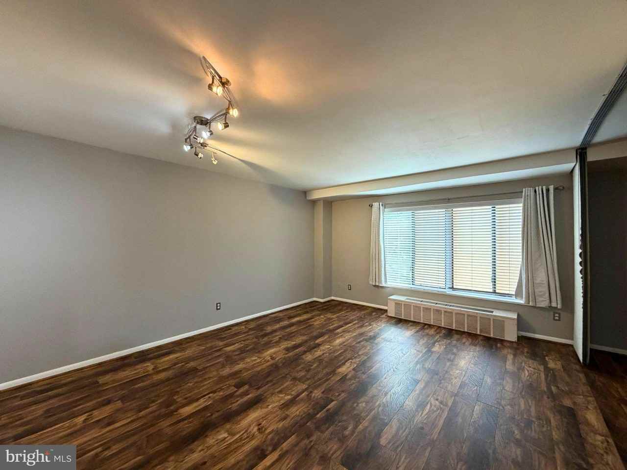 6001 Arlington Blvd #207 - Photo 7 of 19