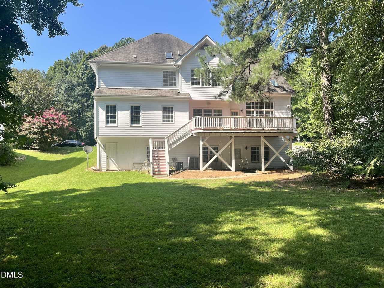 206 Wendover Ln - Photo 2 of 28
