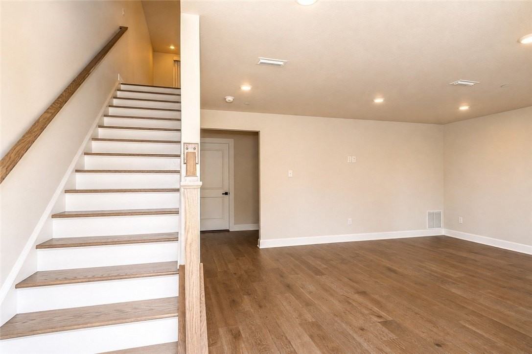 107 Breckenridge Ct - Photo 2 of 43