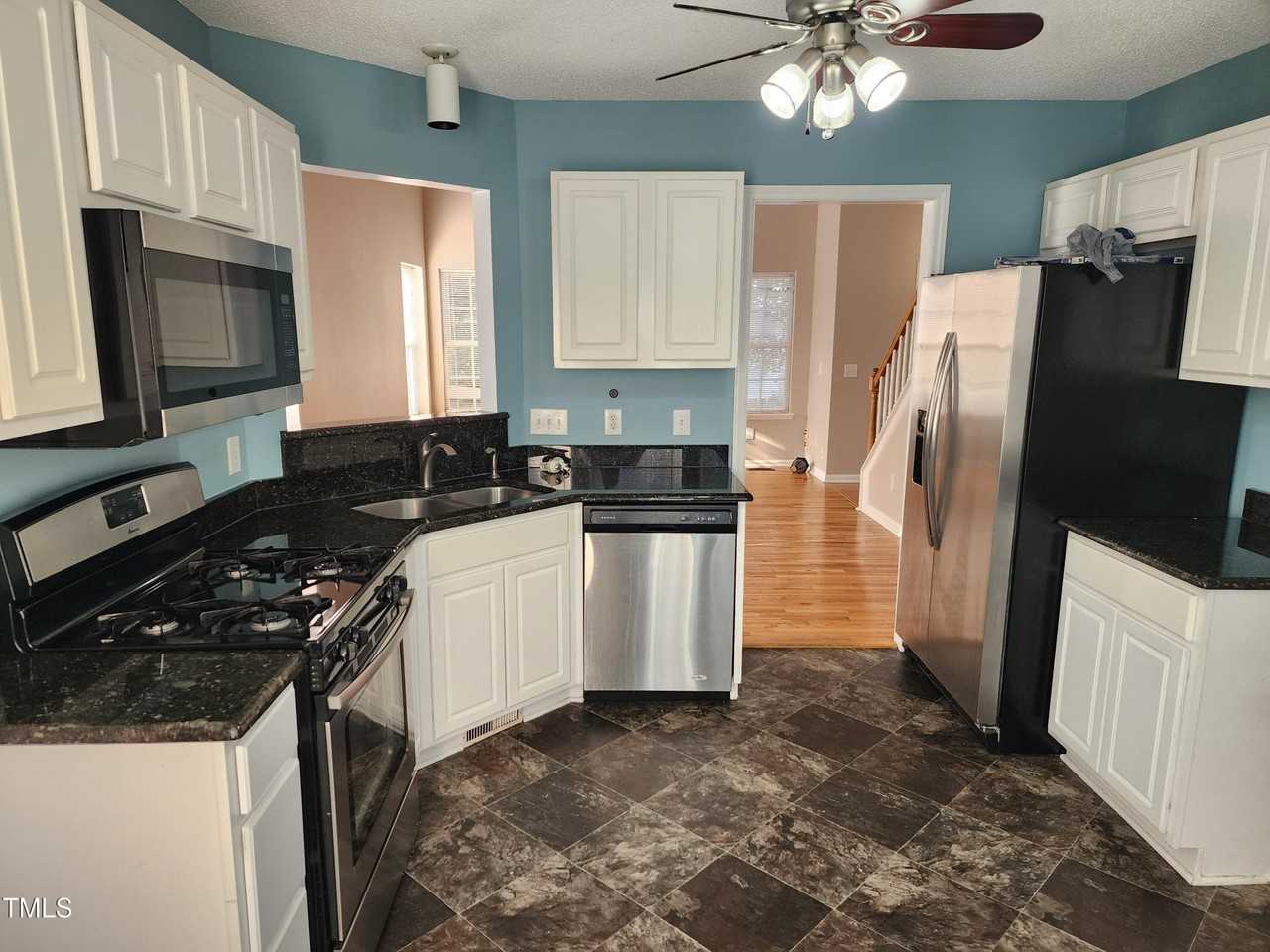 3809 Mardela Spring Dr - Photo 3 of 15