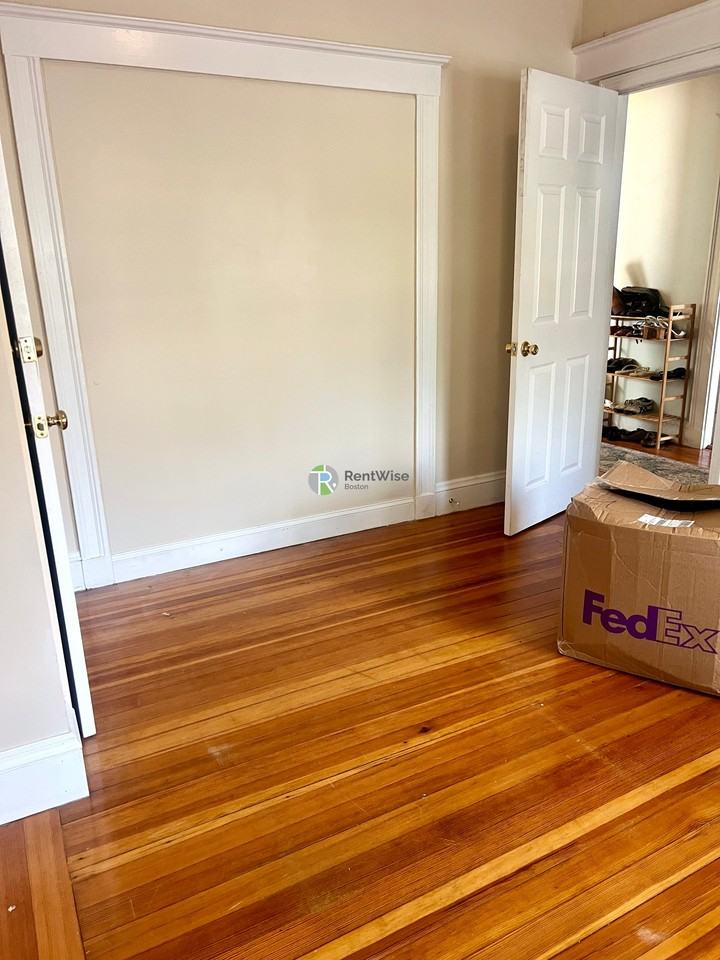 22 Curtis St - Photo 4 of 24