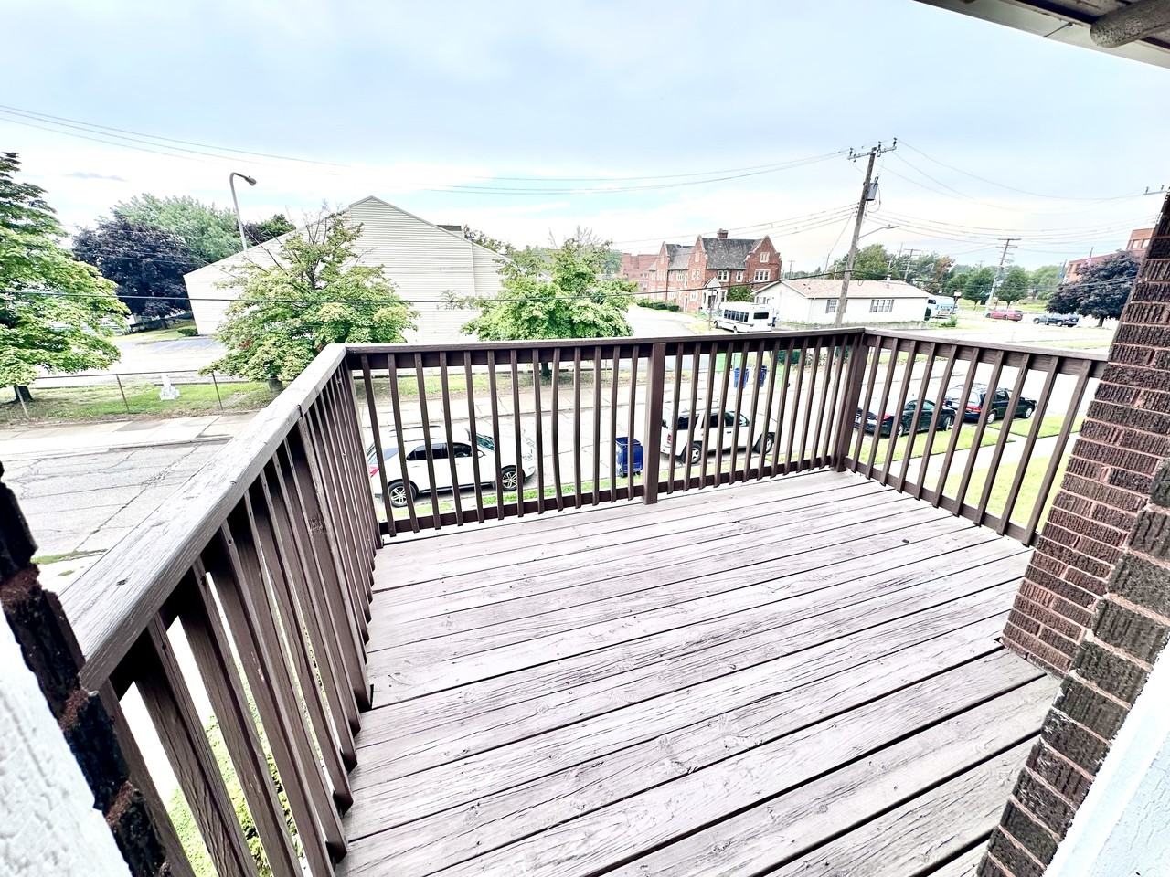 30 W Henry St Uppr - Photo 5 of 20