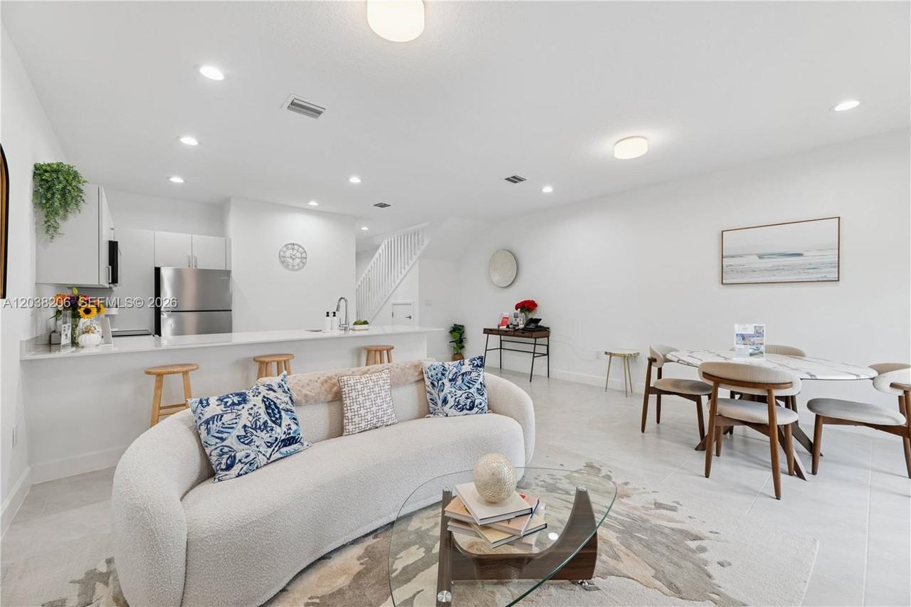 635 Nw 30th Ave - Photo 5 of 8