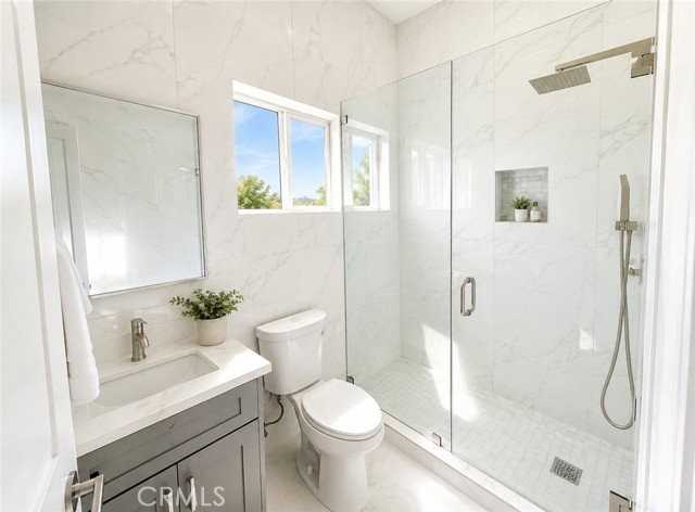 16659 Nordhoff St - Photo 2 of 8