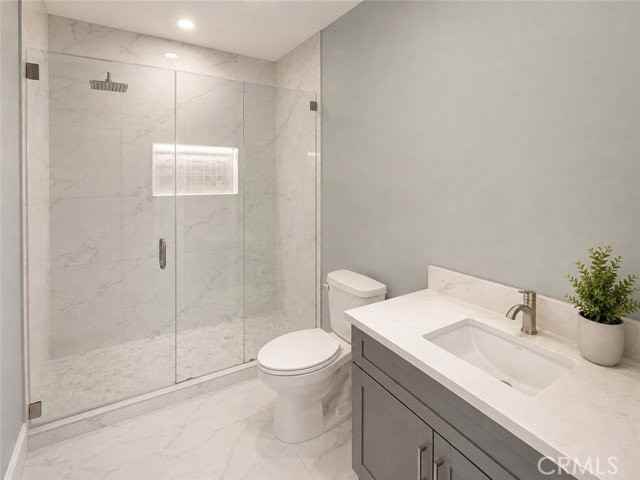 16659 Nordhoff St - Photo 6 of 8