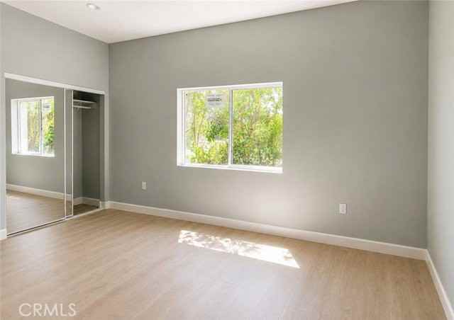 16659 Nordhoff St - Photo 7 of 8