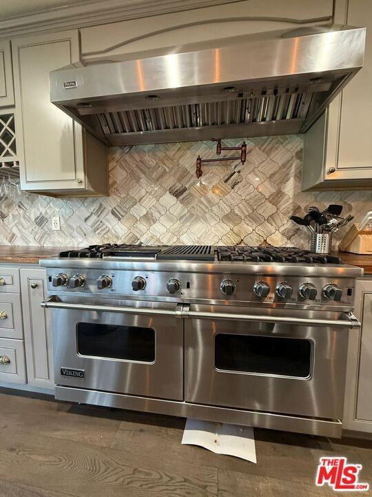 17153 Rayen St - Photo 5 of 8
