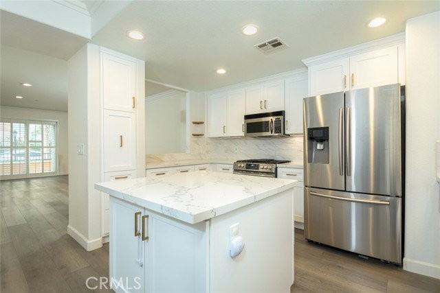 280 N Madison Ave - Photo 5 of 8