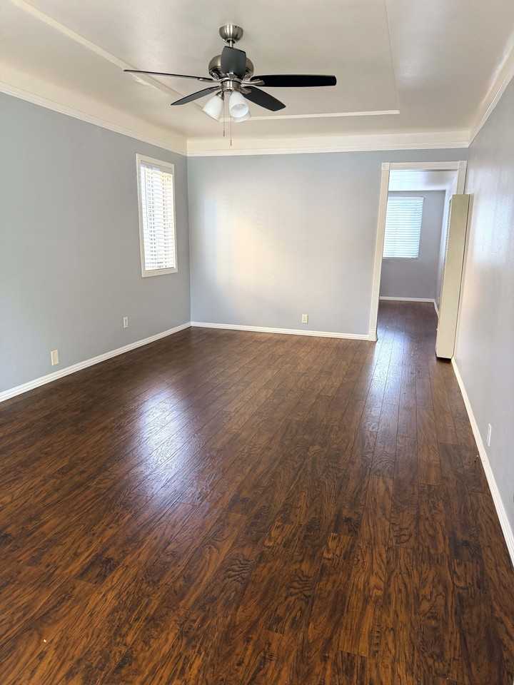 3930 E 14th St #1 - Photo 3 of 19