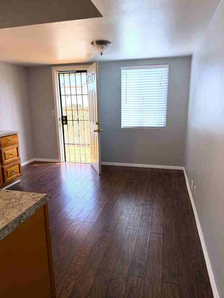 3930 E 14th St #1 - Photo 5 of 19