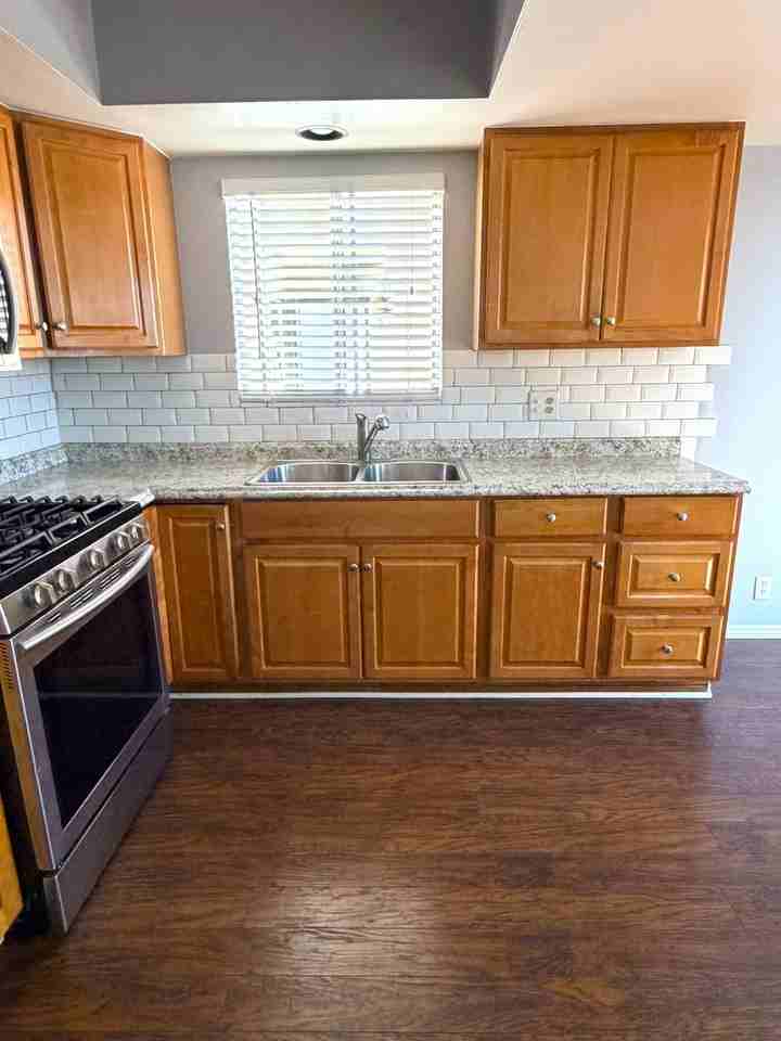3930 E 14th St #1 - Photo 6 of 19