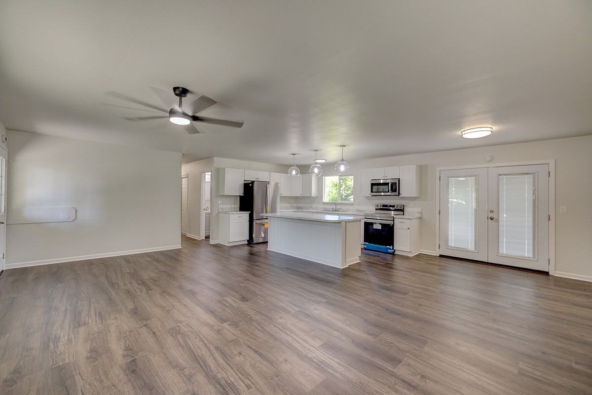 424 W Puainako St #1 - Photo 3 of 6