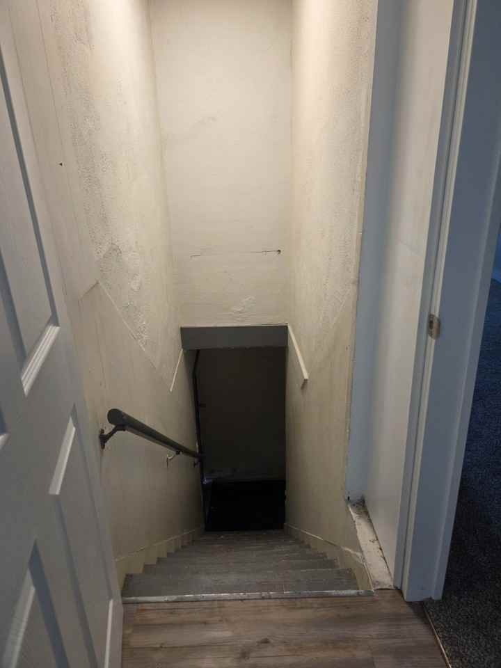 310 S 31st St #2 - Photo 2 of 18