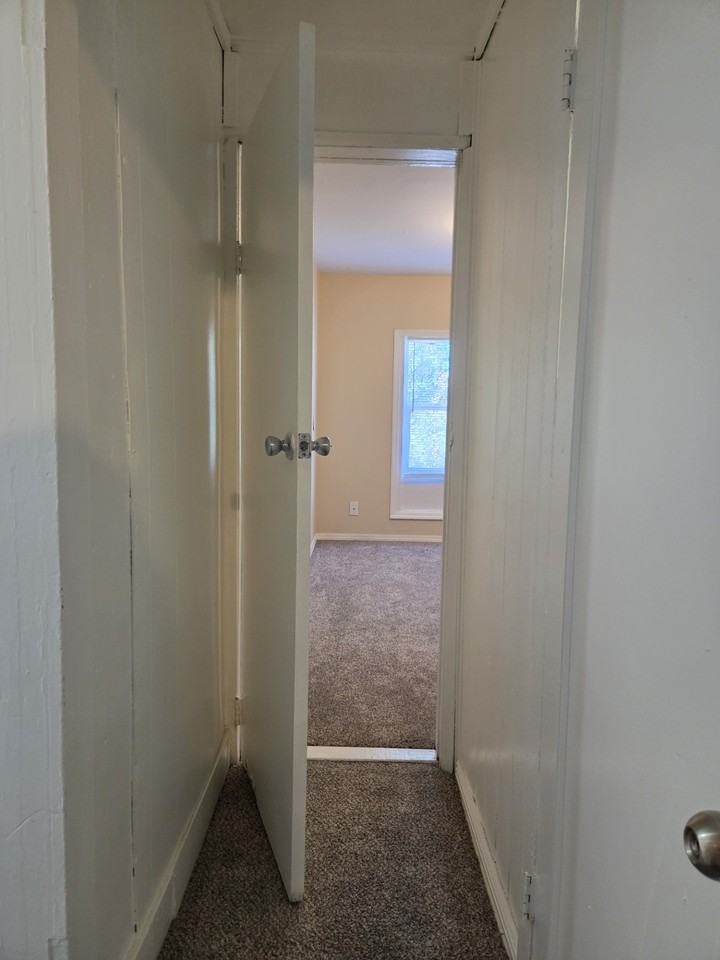 310 S 31st St #2 - Photo 6 of 18