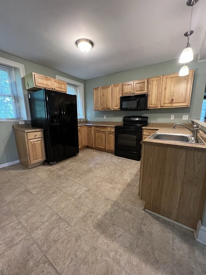117 Mount Warner Rd #1 - Photo 3 of 18