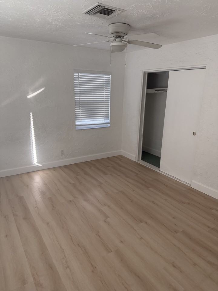 923 Ivanhoe Way S #1 - Photo 6 of 16