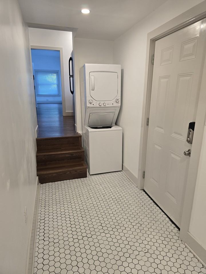 3936 Mercier St #2 - Photo 4 of 9