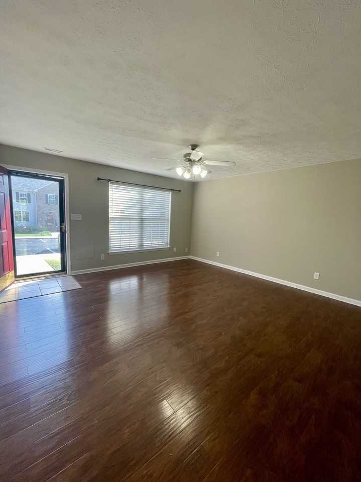 1031 Middle View Dr #1 - Photo 3 of 30