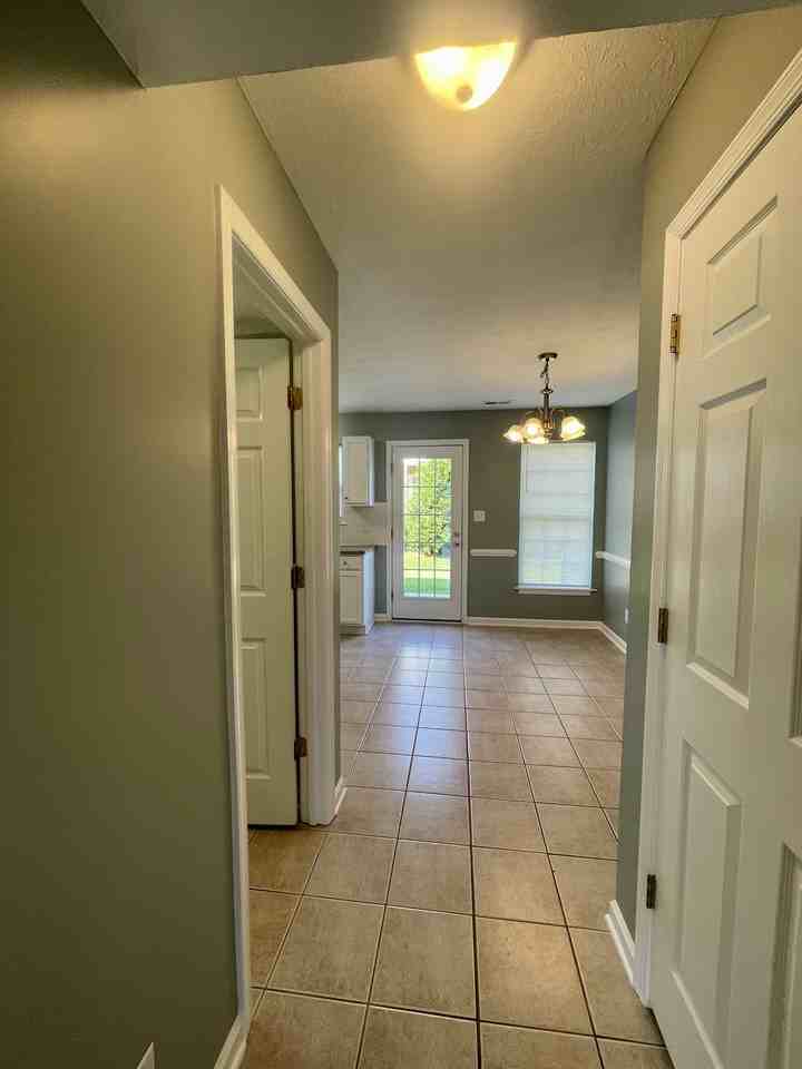 1031 Middle View Dr #1 - Photo 4 of 30