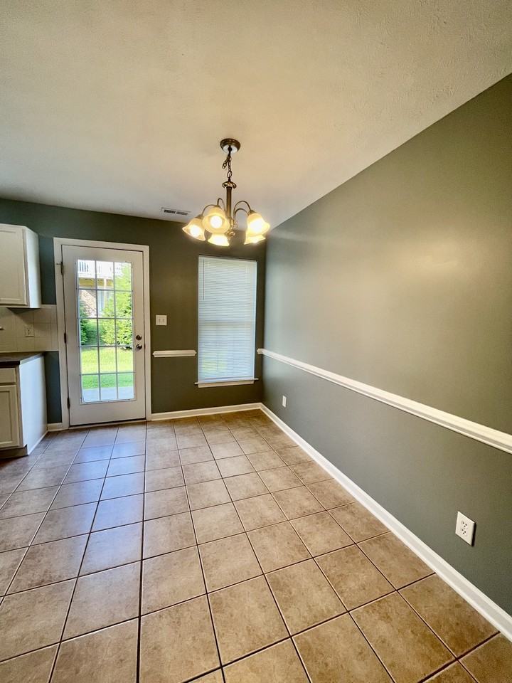 1031 Middle View Dr #1 - Photo 7 of 30
